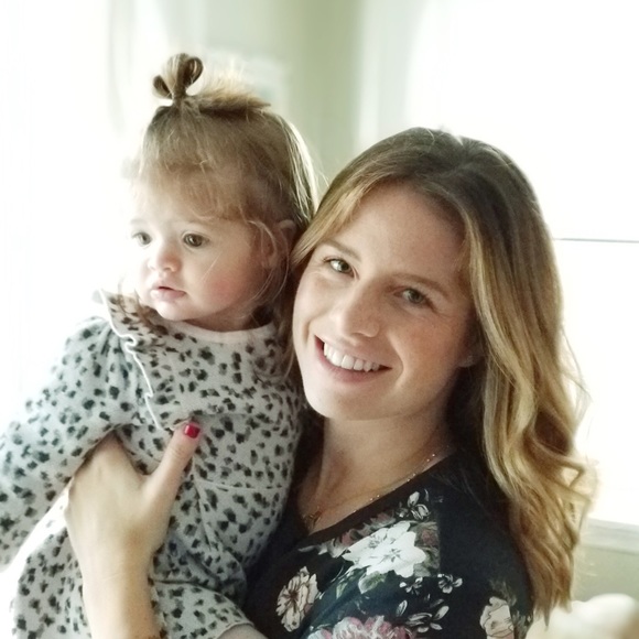 Meet your Posher, Stephanie - Picture 1 of 2